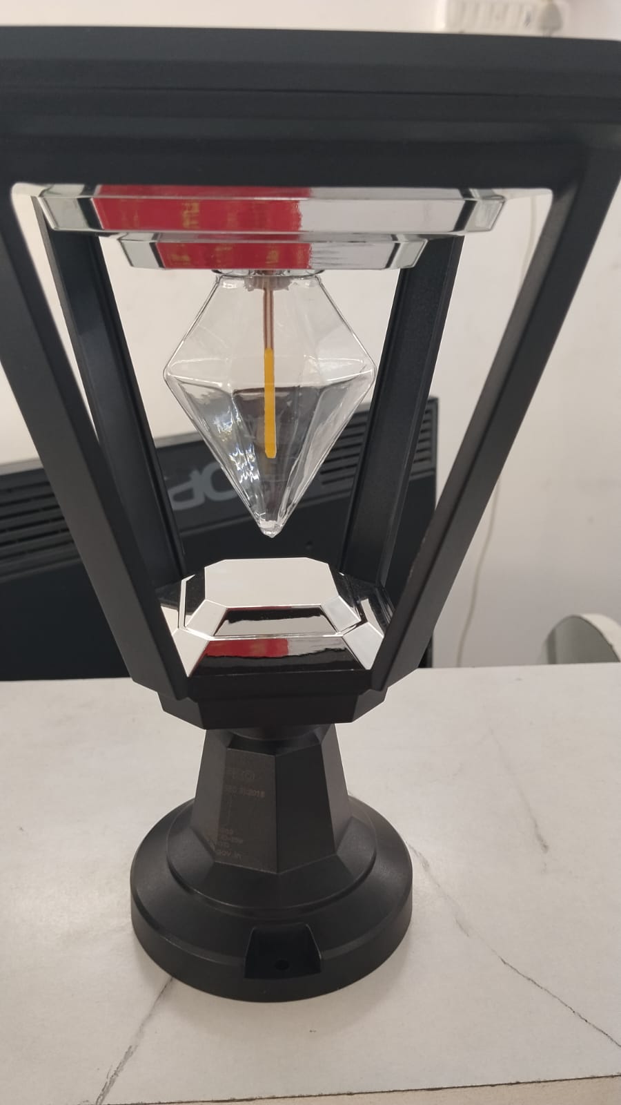 solar garden light