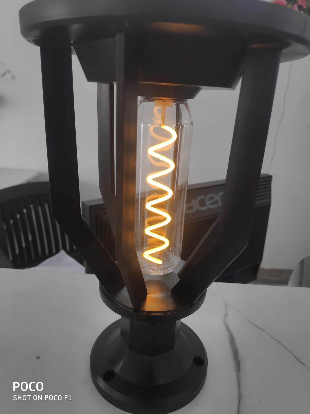 solar garden light